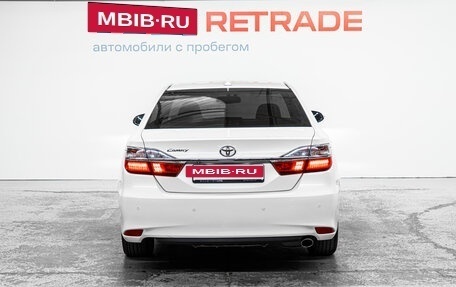 Toyota Camry, 2017 год, 2 349 000 рублей, 6 фотография