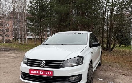 Volkswagen Polo VI (EU Market), 2017 год, 1 350 000 рублей, 1 фотография