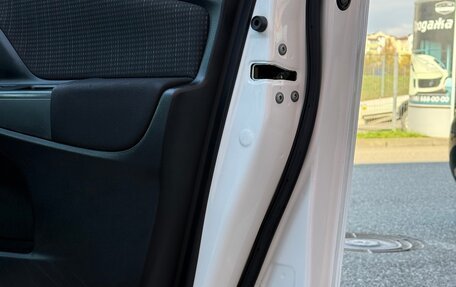 Toyota Vitz, 2019 год, 1 050 000 рублей, 11 фотография