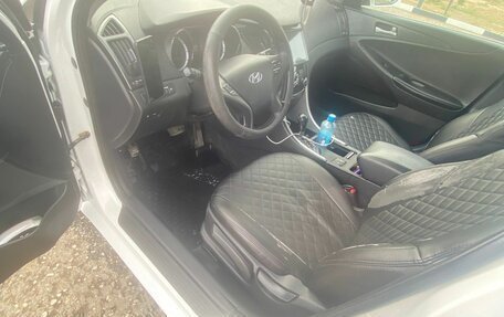 Hyundai Sonata VI, 2011 год, 1 050 000 рублей, 11 фотография