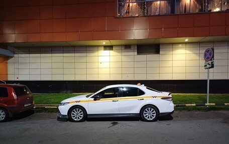 Toyota Camry, 2019 год, 1 700 000 рублей, 5 фотография