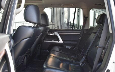 Toyota Land Cruiser 200, 2013 год, 3 849 999 рублей, 24 фотография