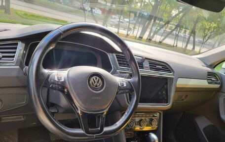 Volkswagen Tiguan II, 2018 год, 2 950 000 рублей, 12 фотография