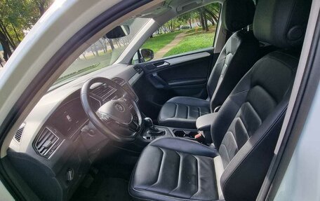 Volkswagen Tiguan II, 2018 год, 2 950 000 рублей, 7 фотография