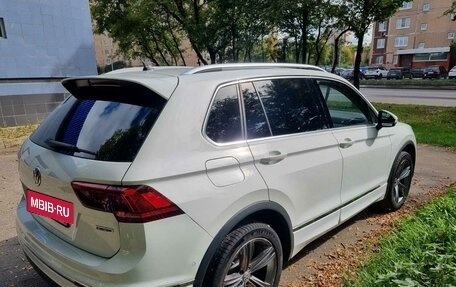 Volkswagen Tiguan II, 2018 год, 2 950 000 рублей, 2 фотография