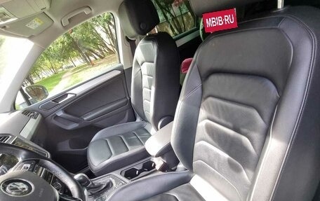 Volkswagen Tiguan II, 2018 год, 2 950 000 рублей, 14 фотография