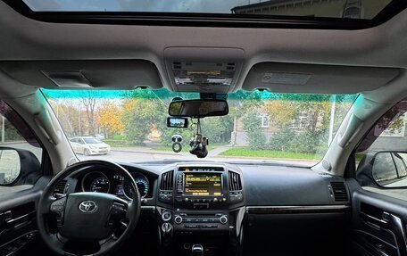 Toyota Land Cruiser 200, 2010 год, 3 200 000 рублей, 9 фотография