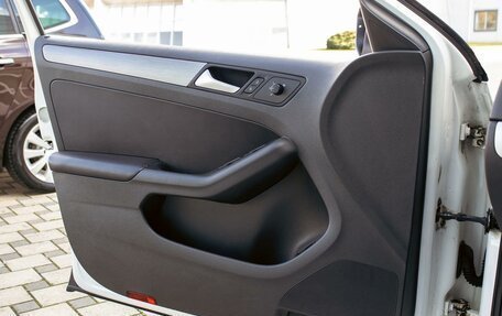 Volkswagen Jetta VI, 2013 год, 855 000 рублей, 12 фотография