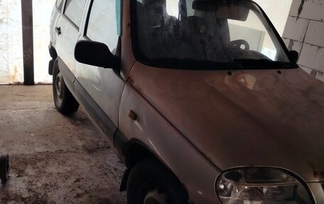 Chevrolet Niva I рестайлинг, 2004 год, 155 000 рублей, 2 фотография