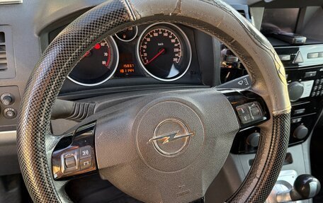 Opel Zafira B, 2011 год, 700 000 рублей, 2 фотография