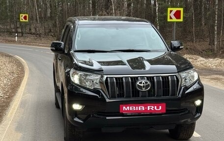 Toyota Land Cruiser Prado 150 рестайлинг 2, 2021 год, 6 100 000 рублей, 6 фотография