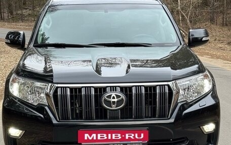 Toyota Land Cruiser Prado 150 рестайлинг 2, 2021 год, 6 100 000 рублей, 9 фотография