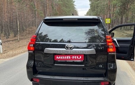 Toyota Land Cruiser Prado 150 рестайлинг 2, 2021 год, 6 100 000 рублей, 10 фотография