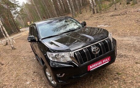 Toyota Land Cruiser Prado 150 рестайлинг 2, 2021 год, 6 100 000 рублей, 4 фотография