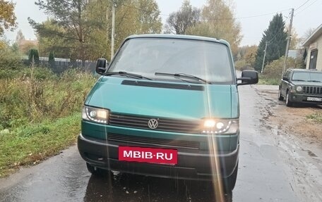 Volkswagen Transporter T4, 2002 год, 1 070 000 рублей, 3 фотография