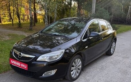 Opel Astra J, 2012 год, 570 000 рублей, 2 фотография