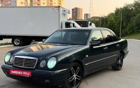 Mercedes-Benz E-Класс, 1999 год, 365 000 рублей, 3 фотография