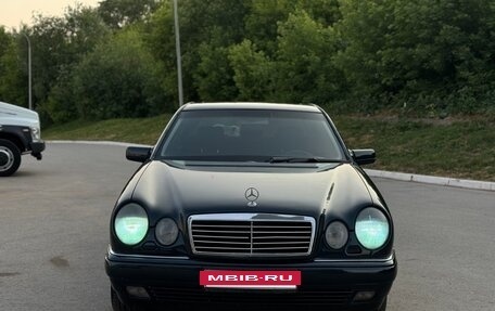 Mercedes-Benz E-Класс, 1999 год, 365 000 рублей, 2 фотография