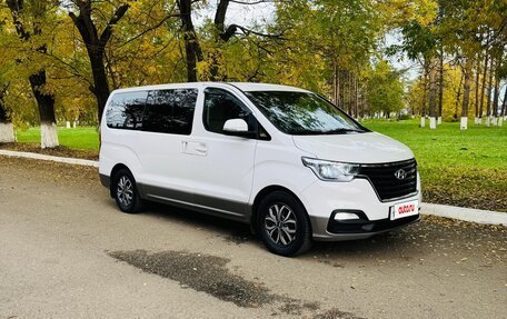 Hyundai H-1 II рестайлинг, 2019 год, 3 200 000 рублей, 32 фотография