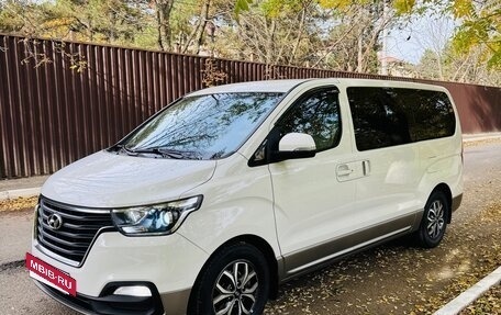 Hyundai H-1 II рестайлинг, 2019 год, 3 200 000 рублей, 27 фотография