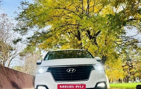 Hyundai H-1 II рестайлинг, 2019 год, 3 200 000 рублей, 28 фотография