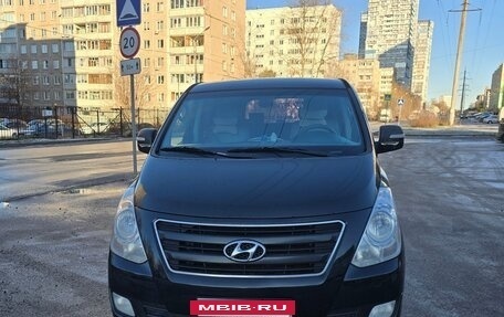 Hyundai Grand Starex Grand Starex I рестайлинг 2, 2017 год, 3 100 000 рублей, 3 фотография