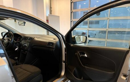 Volkswagen Polo VI (EU Market), 2017 год, 1 250 000 рублей, 25 фотография