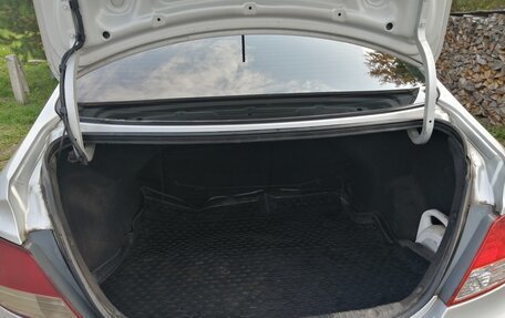 Hyundai Solaris II рестайлинг, 2011 год, 700 000 рублей, 10 фотография