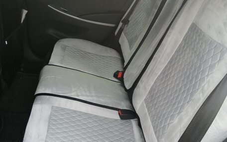 Hyundai Solaris II рестайлинг, 2011 год, 700 000 рублей, 7 фотография