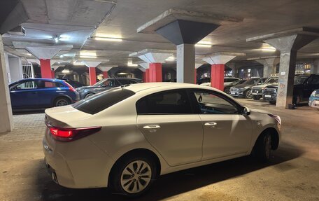 KIA Rio IV, 2021 год, 1 570 000 рублей, 4 фотография