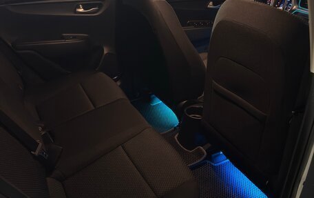 KIA Rio IV, 2021 год, 1 570 000 рублей, 10 фотография
