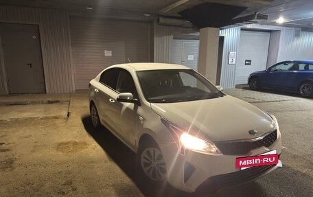 KIA Rio IV, 2021 год, 1 570 000 рублей, 3 фотография