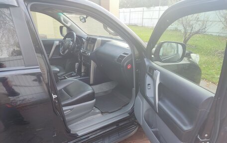 Toyota Land Cruiser Prado 150 рестайлинг 2, 2013 год, 2 950 000 рублей, 11 фотография