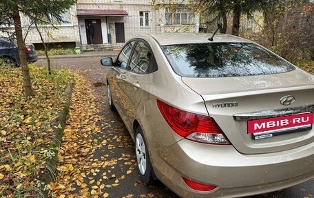 Hyundai Solaris II рестайлинг, 2012 год, 800 000 рублей, 4 фотография