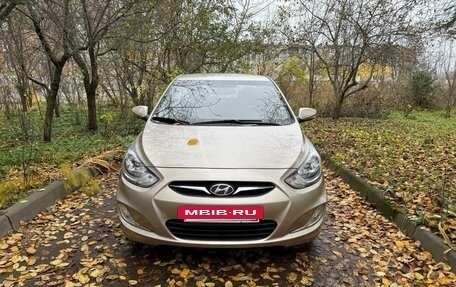 Hyundai Solaris II рестайлинг, 2012 год, 800 000 рублей, 3 фотография