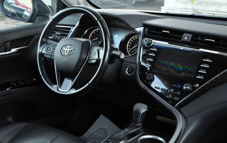 Toyota Camry, 2018 год, 2 450 000 рублей, 9 фотография