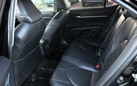 Toyota Camry, 2018 год, 2 450 000 рублей, 12 фотография