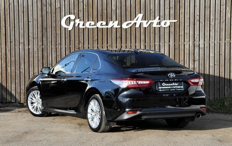 Toyota Camry, 2018 год, 2 450 000 рублей, 3 фотография