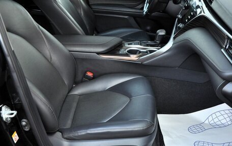 Toyota Camry, 2018 год, 2 450 000 рублей, 13 фотография