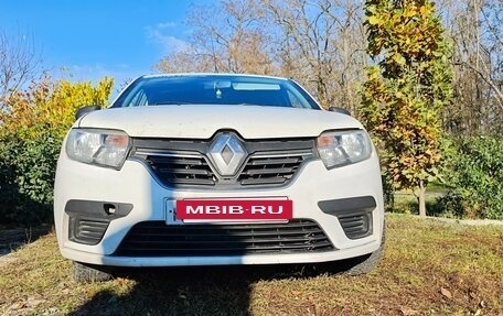 Renault Logan II, 2018 год, 390 000 рублей, 4 фотография