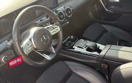 Mercedes-Benz A-Класс, 2019 год, 2 590 000 рублей, 6 фотография