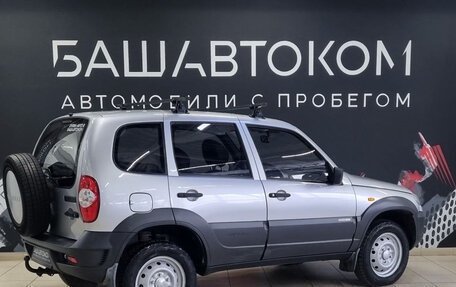 Chevrolet Niva I рестайлинг, 2011 год, 390 000 рублей, 6 фотография