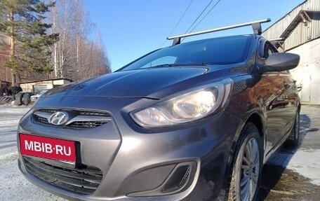 Hyundai Solaris II рестайлинг, 2012 год, 650 000 рублей, 1 фотография