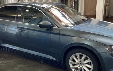 Skoda Superb III рестайлинг, 2017 год, 1 700 000 рублей, 2 фотография