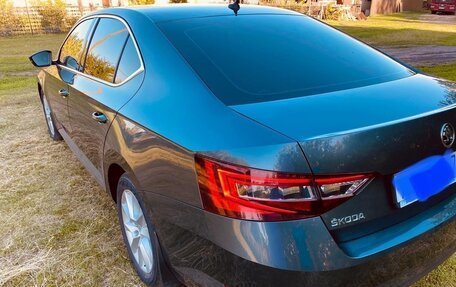 Skoda Superb III рестайлинг, 2017 год, 1 700 000 рублей, 4 фотография