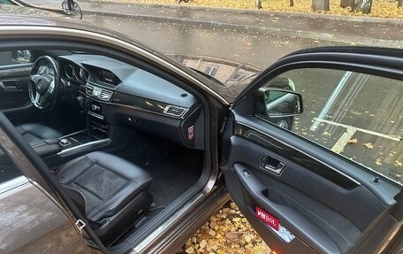Mercedes-Benz E-Класс, 2013 год, 1 850 000 рублей, 10 фотография