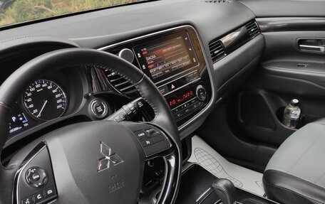 Mitsubishi Outlander III рестайлинг 3, 2019 год, 2 000 000 рублей, 7 фотография