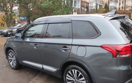 Mitsubishi Outlander III рестайлинг 3, 2019 год, 2 000 000 рублей, 5 фотография