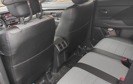 Mitsubishi Outlander III рестайлинг 3, 2019 год, 2 000 000 рублей, 11 фотография