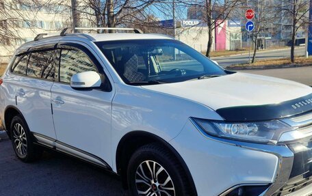 Mitsubishi Outlander III рестайлинг 3, 2015 год, 2 150 000 рублей, 2 фотография